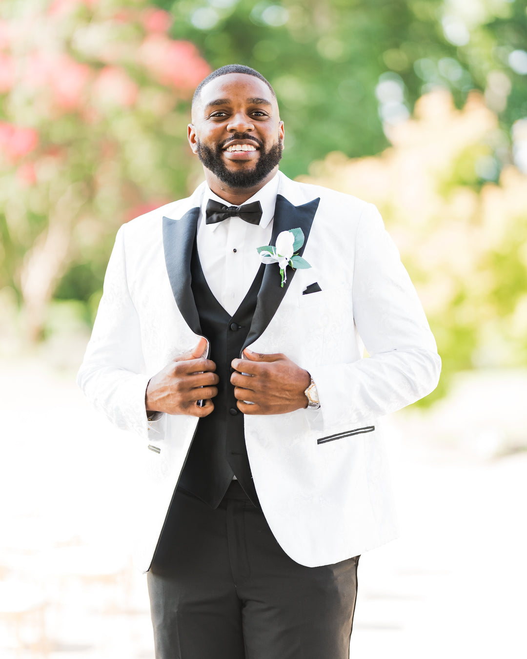 Groom’s Guide to Choosing Wedding Outfits